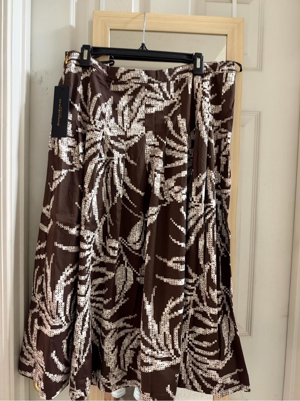 Donna Karan New York Printed Pleated Midi Skirt nwt